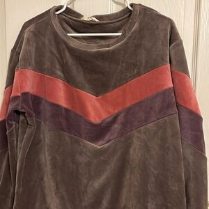 Long sleeve very soft pullover size Large